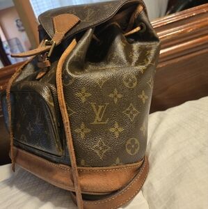 Louis Vuitton Monogram Backpack  Scarf i do have the original leather strap